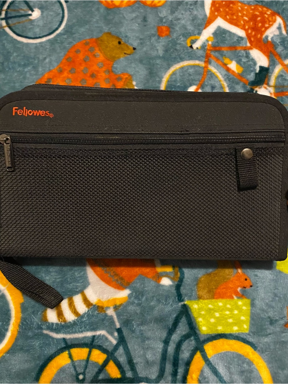 Fellowes Vtg CD DVD Organizer 64 Pockets 16 Pages Black Zip Up Physical Media